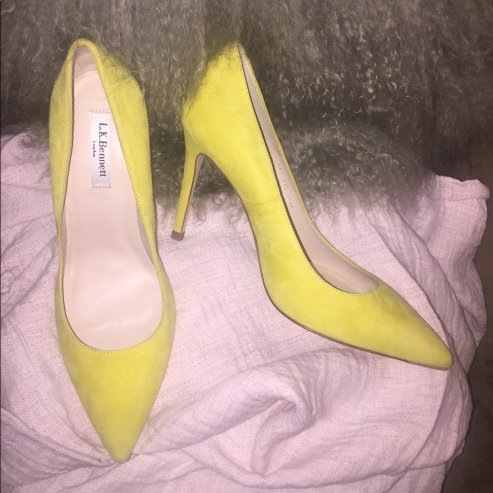 NWT LK Bennett Suede Pumps Yellow size 40.5